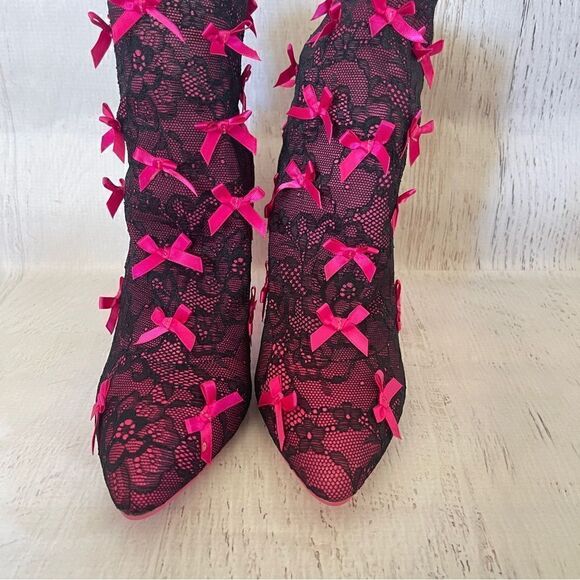 NIB Sugar Thrillz rubine portrait mode black and pink lace booties Sz 7 - Picture 3 of 8